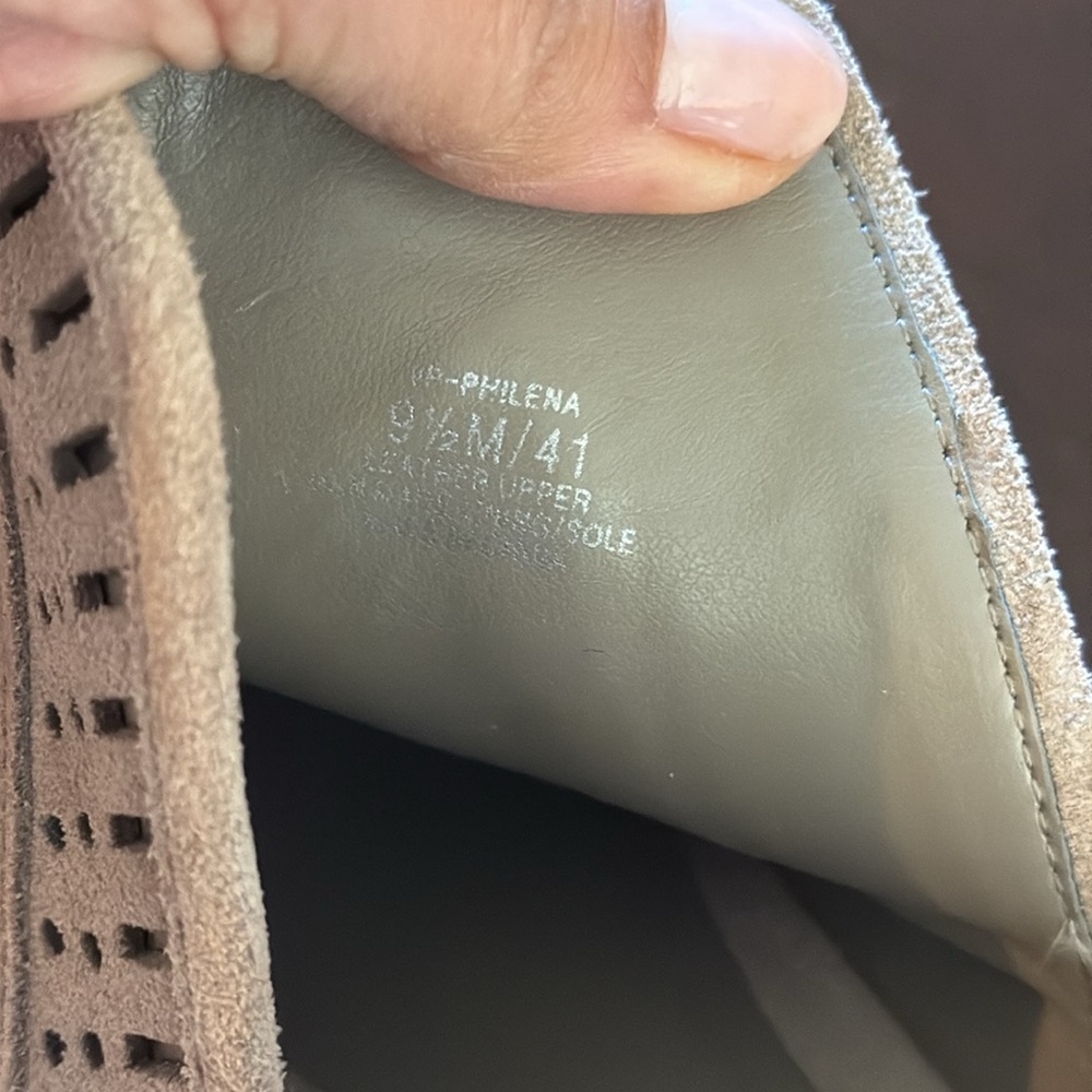 Vince Camuto Women’s VP-Philena Suede Leather Booties color tan size 9.5 - Picture 10 of 13